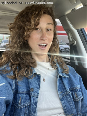 Preview of: Omg i just got correctly gendered at the auto zone!!! 